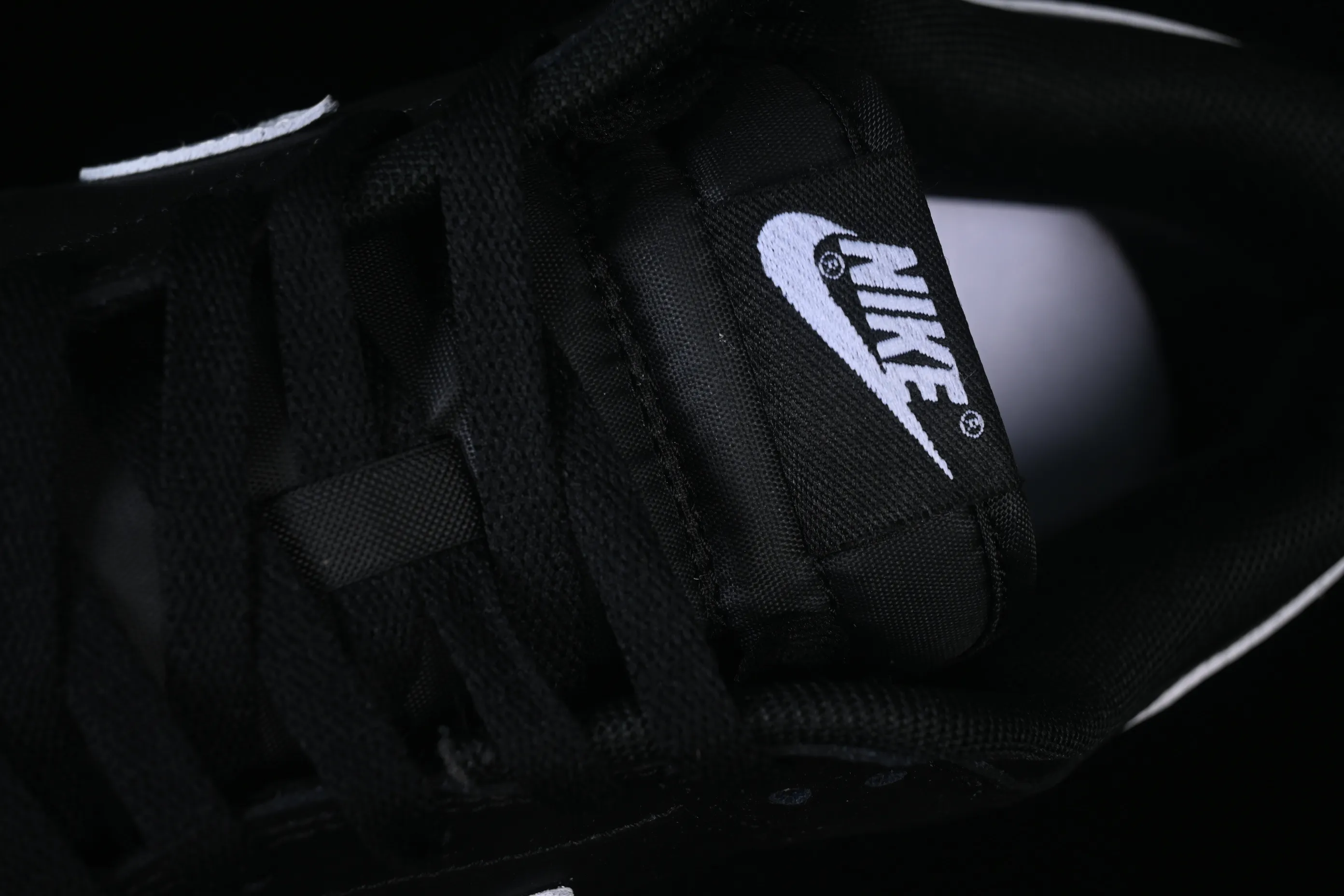 All categories Nk SB Dunk Series Nk SB Dunk Low High-end customized low-top sneakers Nike SB Dunk Low All black and white hook Anniversary high-end customized low-top casual sneakers HF5441-100